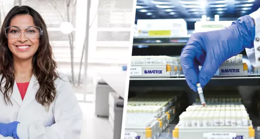  links im Bild eine Frau im Labor，rechts im Bild eine Hand mit lila Handschuh und Ampulle 